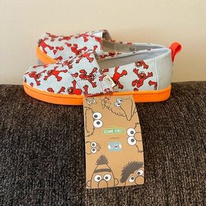 Sesame Street x TOMS Toddler Elmo Shoes